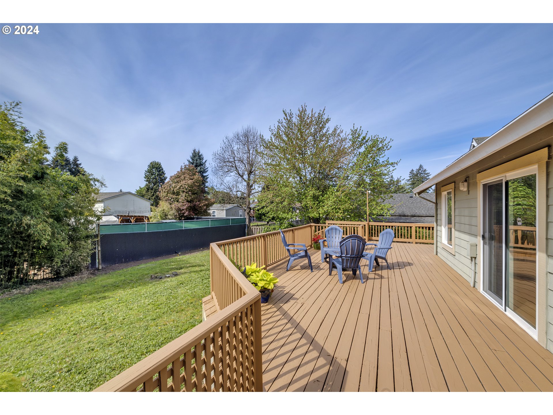 5434 Southeast King Road Milwaukie, OR 97222 - Photo 23 of 33 a view of swimming pool with a couches