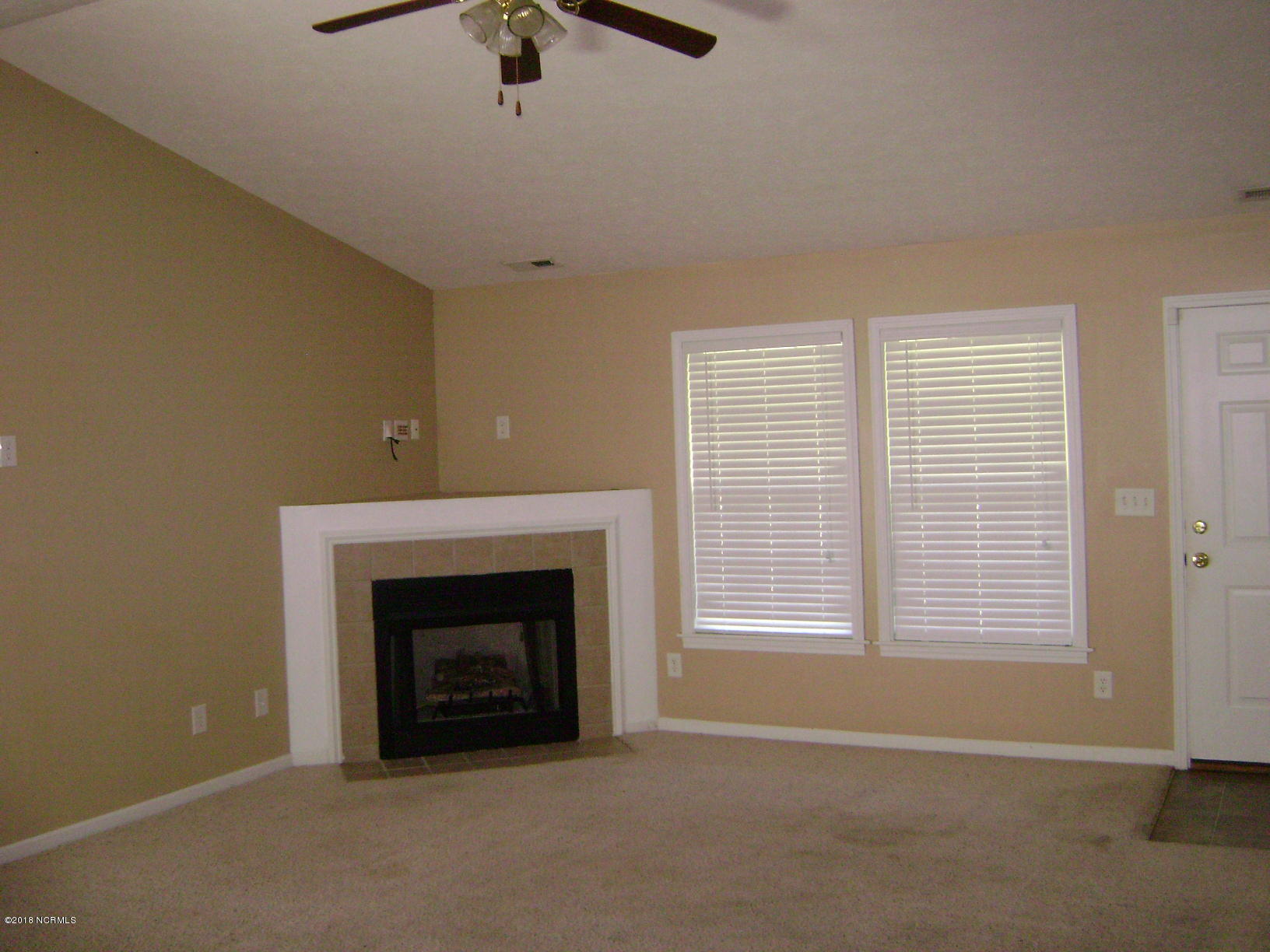 601 Fox Ridge Court Havelock, NC 28532 - Photo 8 of 14 DSC02584