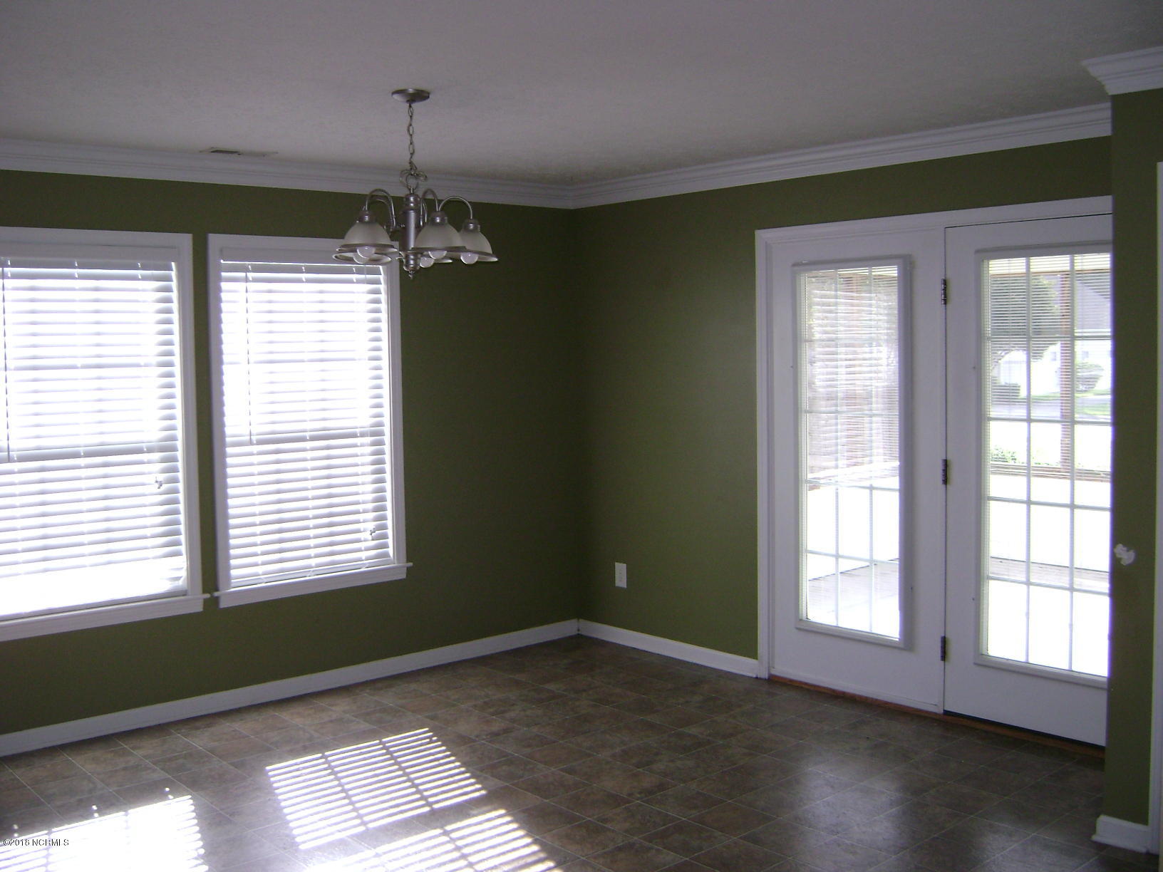 601 Fox Ridge Court Havelock, NC 28532 - Photo 9 of 14 DSC02583