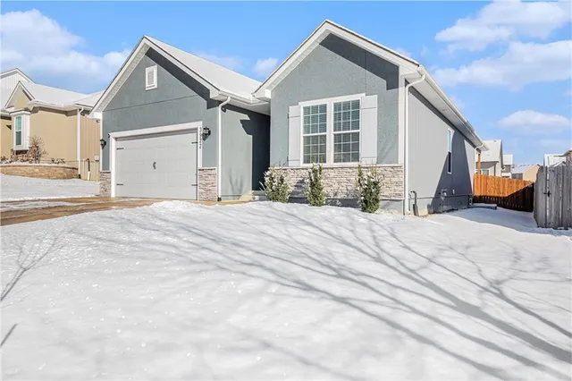 $485,000 | 3922 Northwest 96th Street, Kansas City, MO 64154