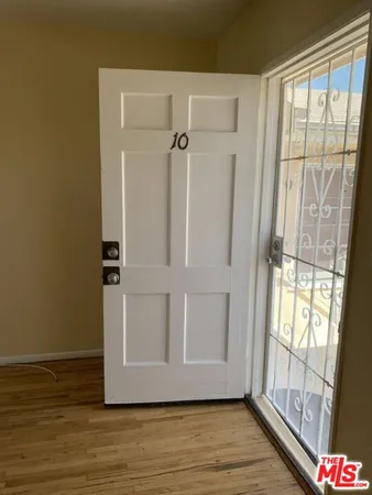 $1,999 | 12717 Washington Place, Unit 10, Los Angeles, CA 90066