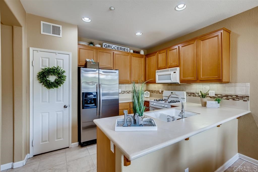1661 Avery Road San Marcos, CA 92078 - Photo 10 of 25 Gallery Image 10