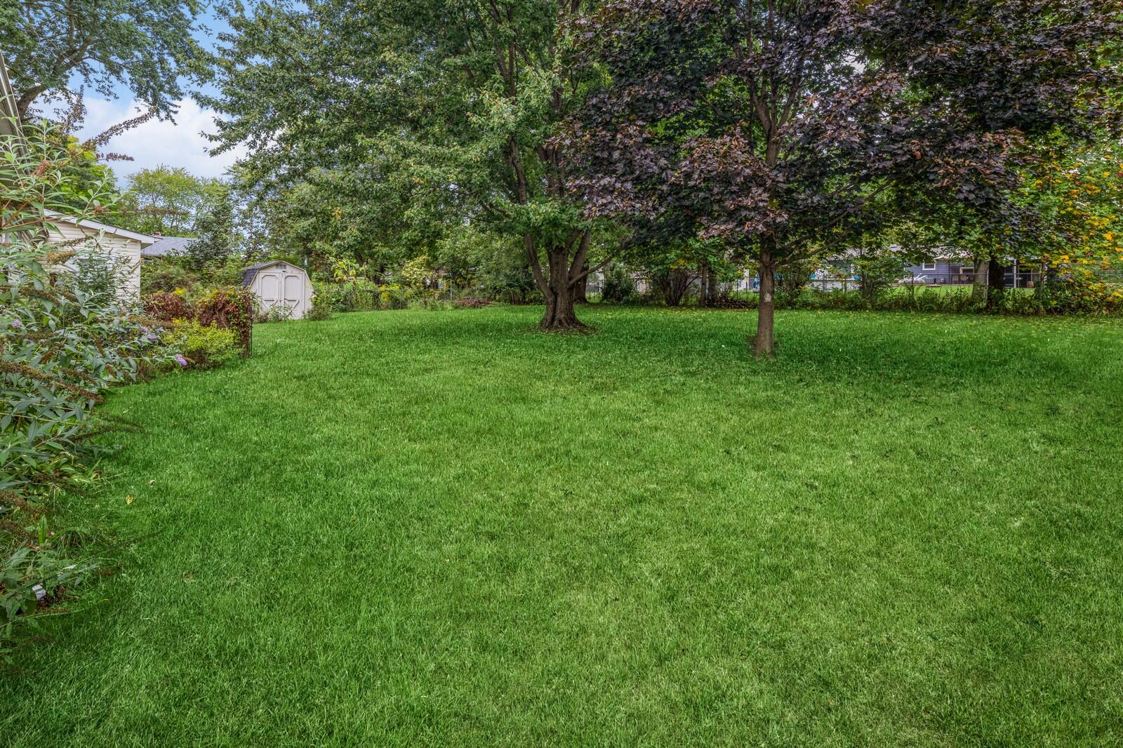 2005 Lakeview Road Valparaiso, IN 46383 - Photo 17 of 17 1600x1066