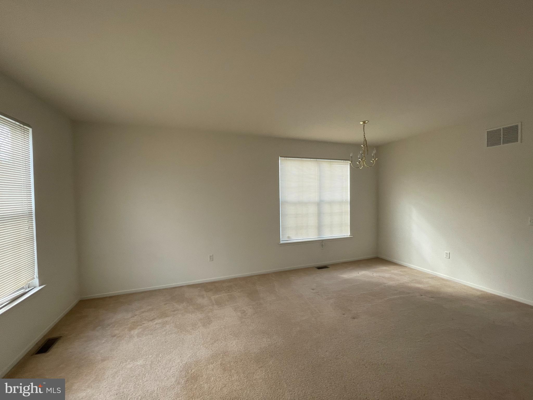 917 Denston Road Thorofare, NJ 08086 - Photo 4 of 24 Gallery Image 4