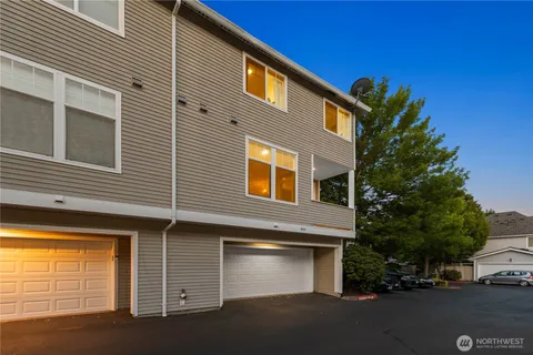 $750,000 | 460 226th Place Northeast, Sammamish, WA 98074