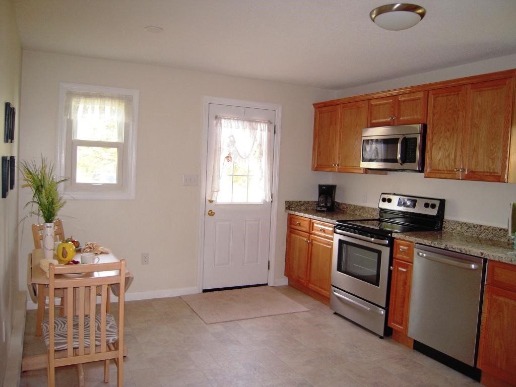 58 Depot Road Epping, NH 03042 - Photo 6 of 25