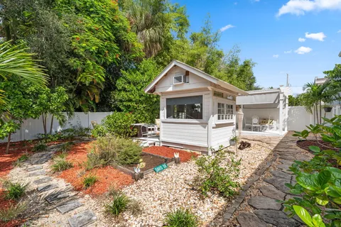 $1,250,000 | 412 Southwest Akron Avenue, Stuart, FL 34994