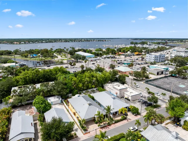 $1,250,000 | 412 Southwest Akron Avenue, Stuart, FL 34994