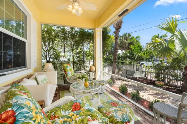 $1,250,000 | 412 Southwest Akron Avenue, Stuart, FL 34994