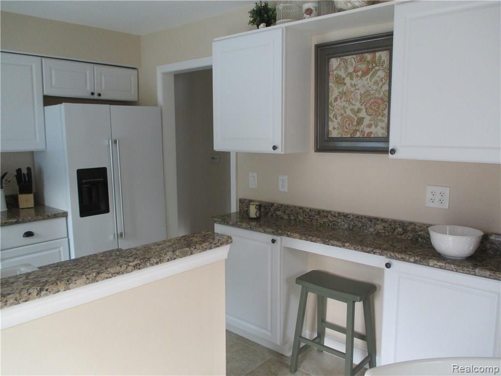 9605 Merriman Road Livonia, MI 48150 - Photo 13 of 27 Kitchen