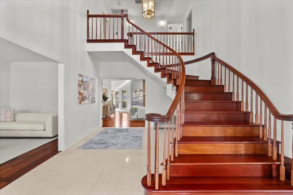 a view of entryway and hall