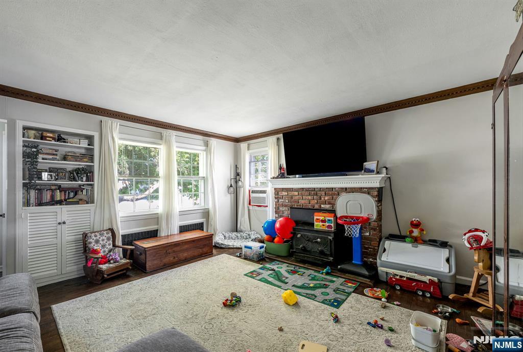 1147 Goffle Road Hawthorne, NJ 07506 - Photo 8 of 20 Gallery Image 8