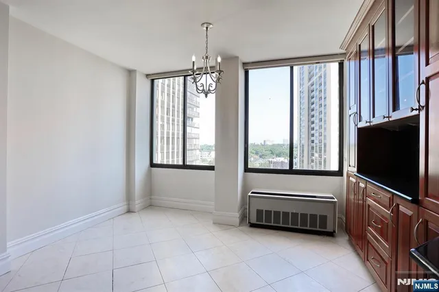 $549,900 | 300 Winston Drive, Unit 908, Cliffside Park, NJ 07010