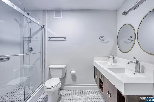 $549,900 | 300 Winston Drive, Unit 908, Cliffside Park, NJ 07010