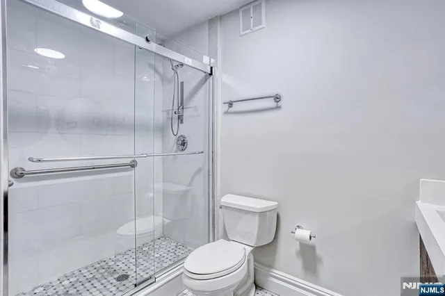 $549,900 | 300 Winston Drive, Unit 908, Cliffside Park, NJ 07010