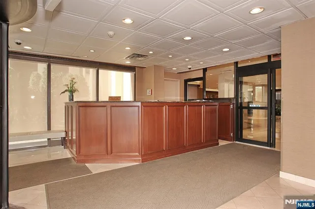 $549,900 | 300 Winston Drive, Unit 908, Cliffside Park, NJ 07010