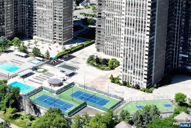 $549,900 | 300 Winston Drive, Unit 908, Cliffside Park, NJ 07010