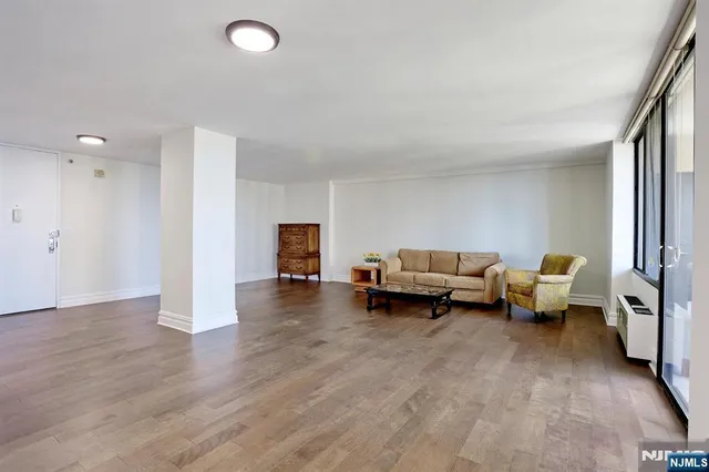 $549,900 | 300 Winston Drive, Unit 908, Cliffside Park, NJ 07010