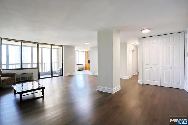 $549,900 | 300 Winston Drive, Unit 908, Cliffside Park, NJ 07010