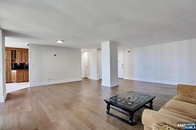 $549,900 | 300 Winston Drive, Unit 908, Cliffside Park, NJ 07010