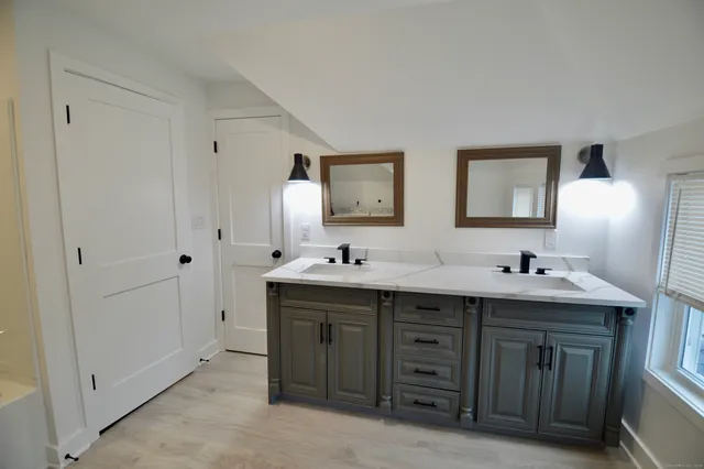 $2,985 | 21 Nichols Street, Ansonia, CT 06401