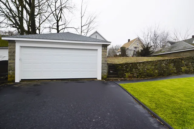 $2,985 | 21 Nichols Street, Ansonia, CT 06401