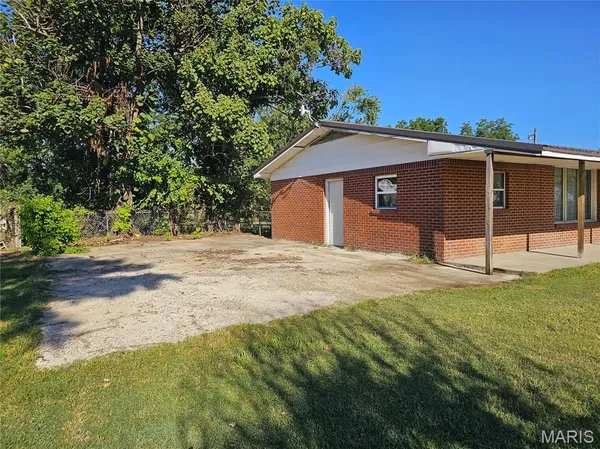 $110,000 | 39389 County Road 233, Malden, MO 63863