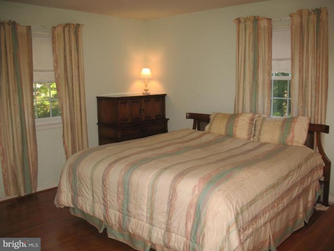 202 Eastern Road Pasadena, MD 21122 - Photo 15 of 28 SPACIOUS MASTERBED WITH HARDWOOD FLOORS