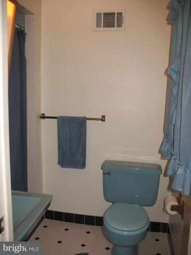 202 Eastern Road Pasadena, MD 21122 - Photo 16 of 28 Master Bath