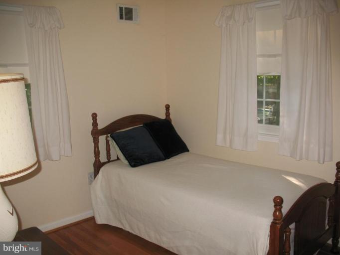 202 Eastern Road Pasadena, MD 21122 - Photo 19 of 28 Bedroom #3