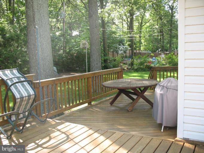 202 Eastern Road Pasadena, MD 21122 - Photo 23 of 28 Deck