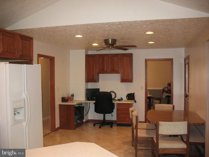 202 Eastern Road Pasadena, MD 21122 - Photo 8 of 28 BUILD IN OFFICE ,ROOM FOR TABLE