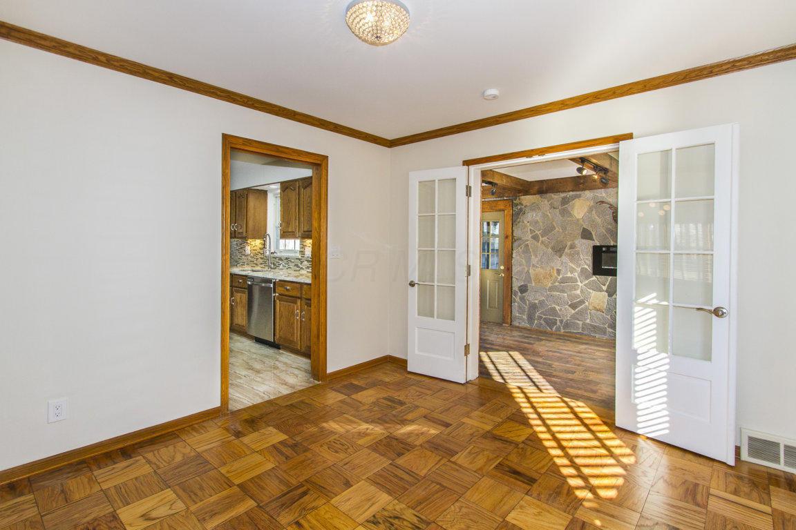 396 South Chesterfield Road Columbus, OH 43209 - Photo 12 of 53