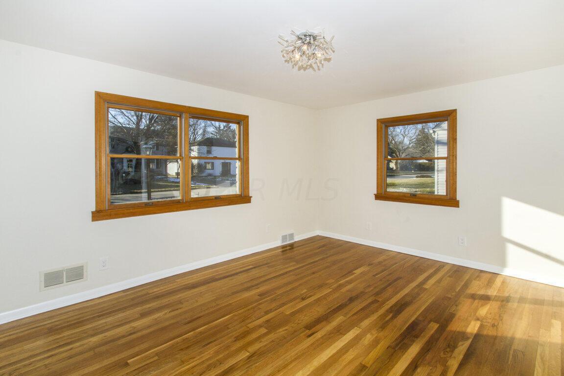 396 South Chesterfield Road Columbus, OH 43209 - Photo 23 of 53