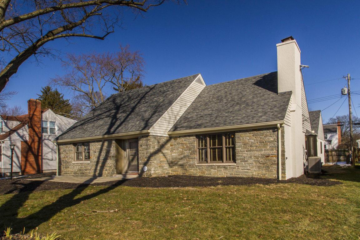 396 South Chesterfield Road Columbus, OH 43209 - Photo 3 of 53