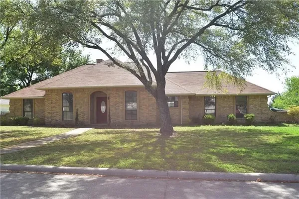 $2,800 | 16 Lee Circle, Heath, TX 75032