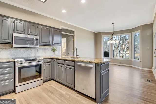 $699,900 | 313 Evian Way, Peachtree City, GA 30269