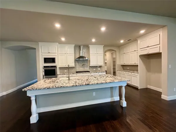 $999,500 | 2705 Walnut Creek Lane, The Colony, TX 75056