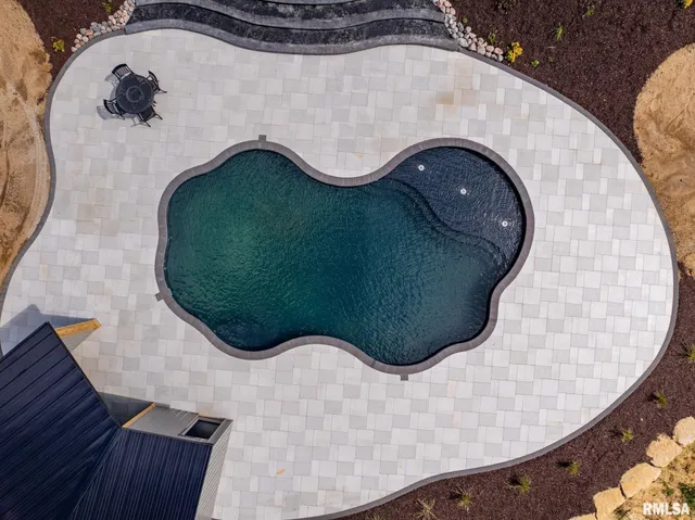 $2,200,000 | 9901 Highway 6, Geneseo, IL 61254