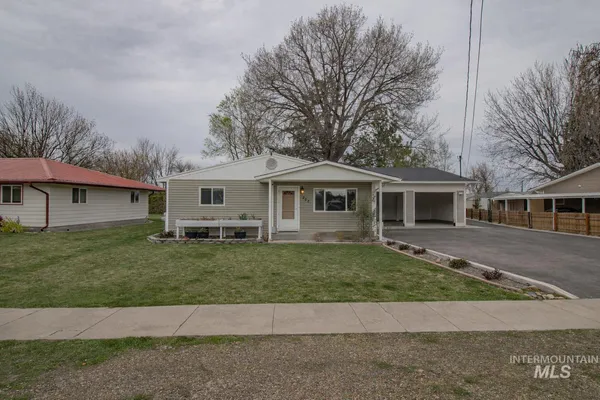 $595,000 | 252 SE Boulevard, New Plymouth, ID 83655