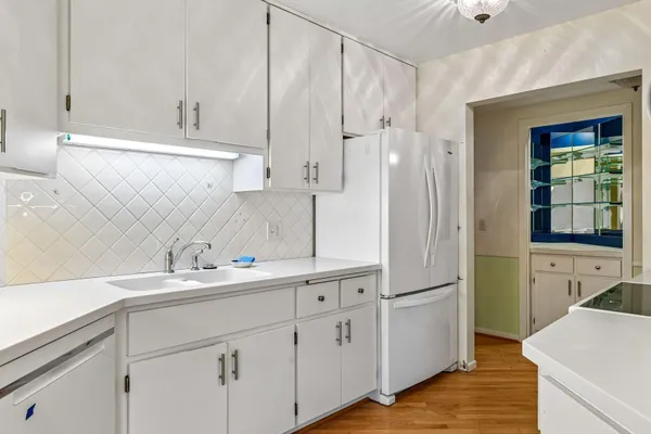 $1,795,000 | 540 Indian Mound Street East, Unit 1A, Wayzata, MN 55391