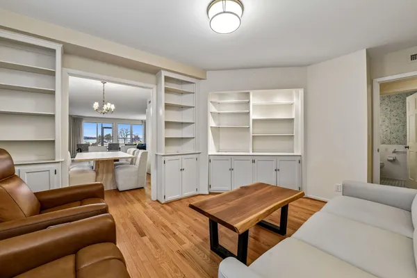 $1,795,000 | 540 Indian Mound Street East, Unit 1A, Wayzata, MN 55391