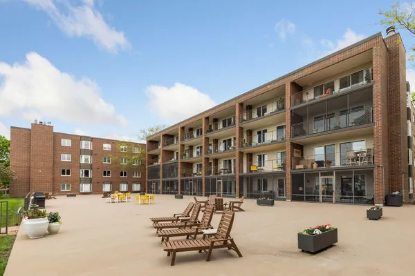 $1,795,000 | 540 Indian Mound Street East, Unit 1A, Wayzata, MN 55391