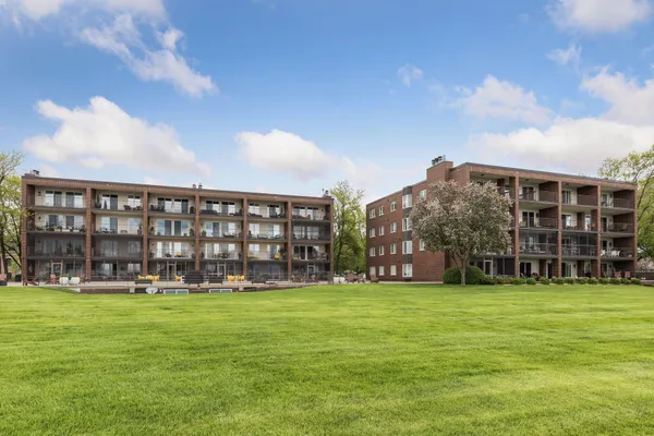 $1,795,000 | 540 Indian Mound Street East, Unit 1A, Wayzata, MN 55391