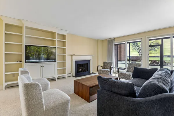 $1,795,000 | 540 Indian Mound Street East, Unit 1A, Wayzata, MN 55391