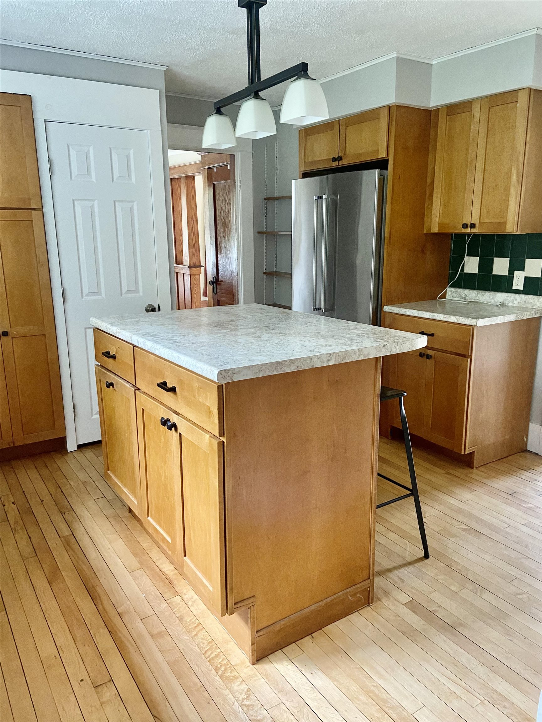 21 Williams Street Rutland, VT 05701 - Photo 3 of 40