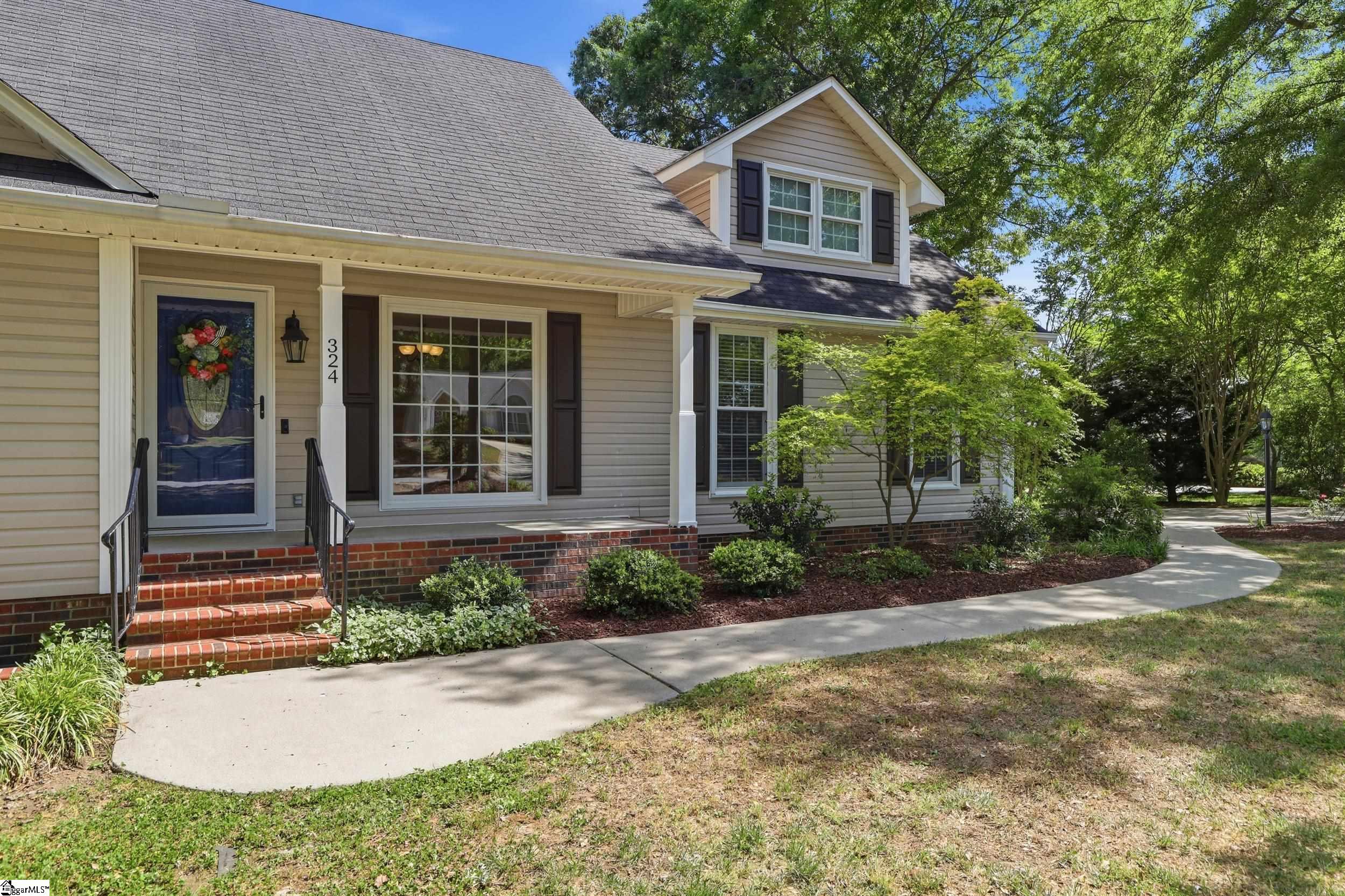 324 Golden Carriage Run Boiling Springs, SC 29316 - Photo 2 of 30