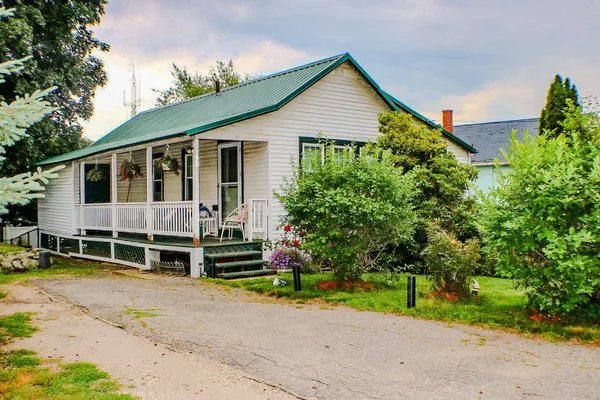 $850,000 | 190 State Road, Kittery, ME 03904