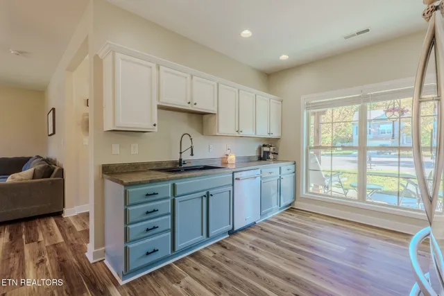 $429,900 | 7159 Grizzly Creek Lane, Powell, TN 37849