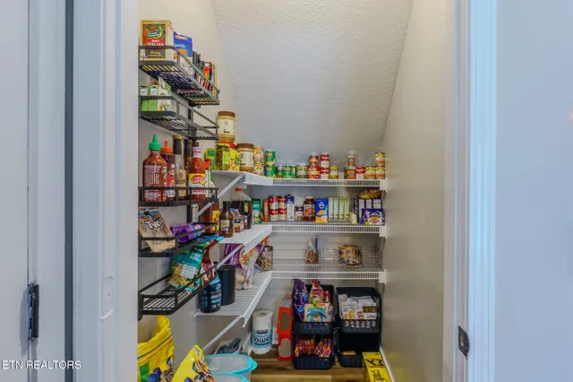 $429,900 | 7159 Grizzly Creek Lane, Powell, TN 37849